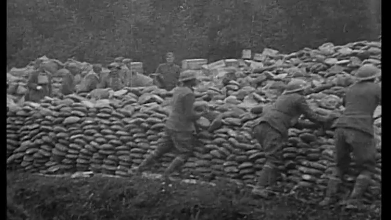 [PATHE NEWSREEL EXCERPTS] - [PATHE NEWSREEL EXCERPTS] - cbs-cbswwi-205