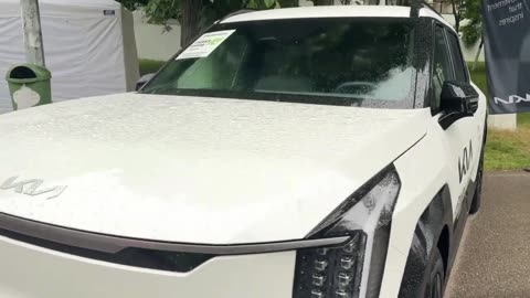 2025 Kia EV9: The $55K Tesla Model X Competitor?