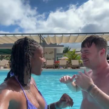 “She’s gone down she ain’t even touching me “😭LMFAO