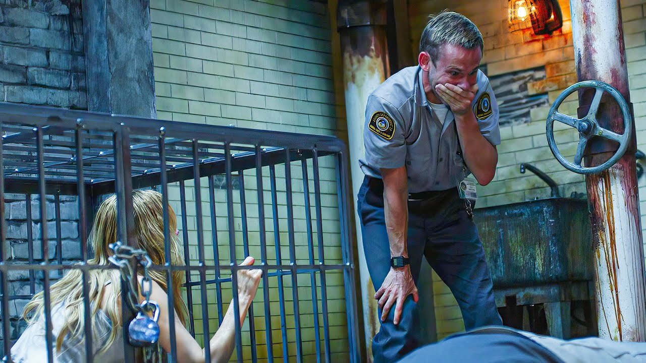 Man Kidnaps Girl and Locks Her in a Dog Cage, Unaware She's The Real Psycho