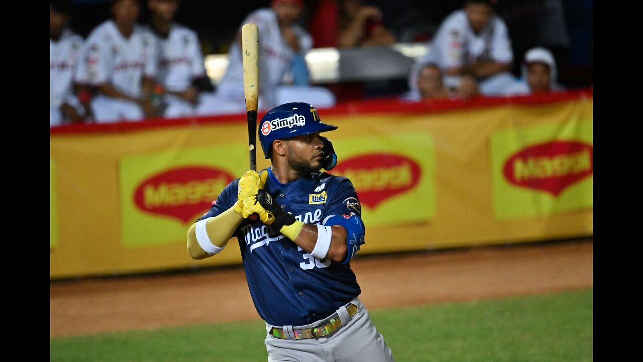 Segundo cuadrangular de Ángel Reyes de la temporada con Navegantes del Magallanes