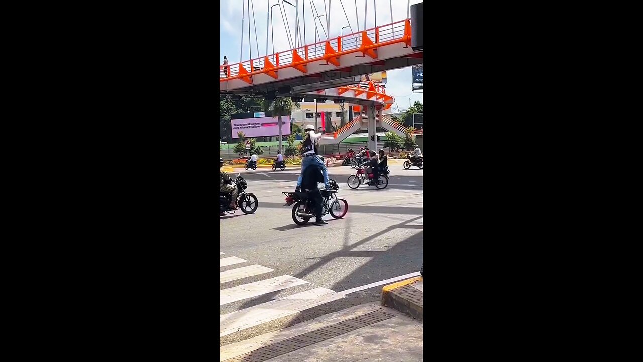 Melanggar langsung kena pukul