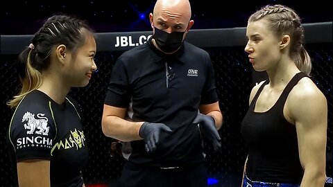 'Supergirl' Jaroonsak (Thailand) vs Ekaterina 'Barbie' Vandaryeva (Belarus) | Muay Thai Fight