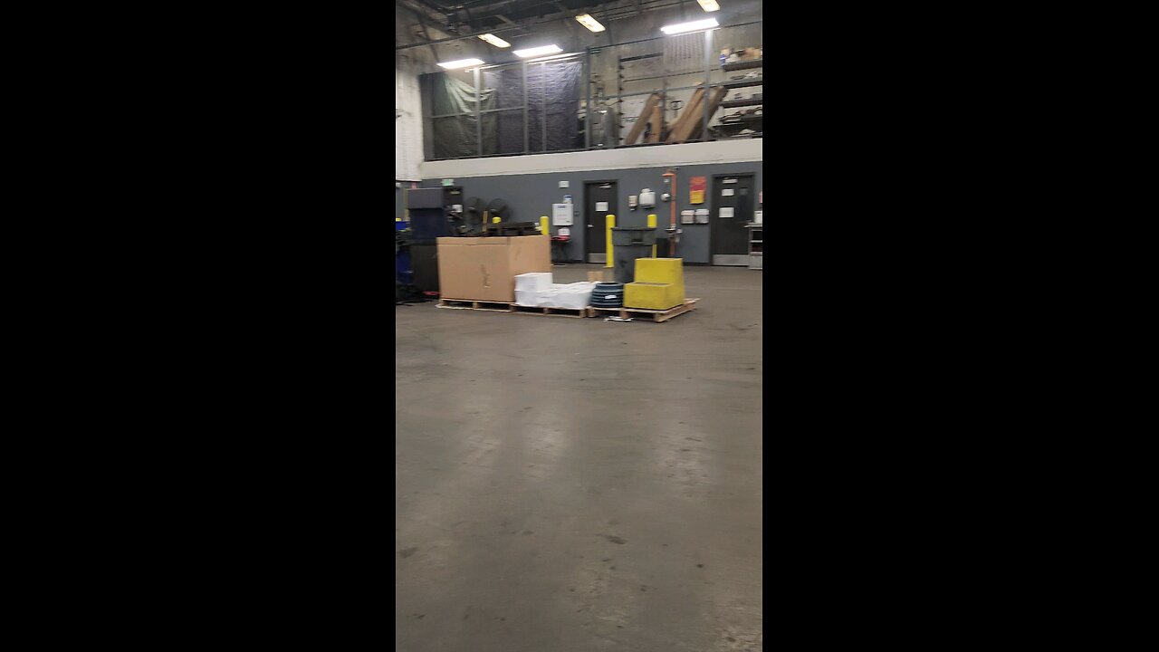 Traxxas Maxx Slash Indoor Drifting