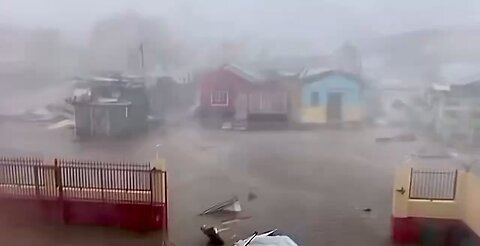 Video appears to capture possible eyewall of Hurricane Melissa