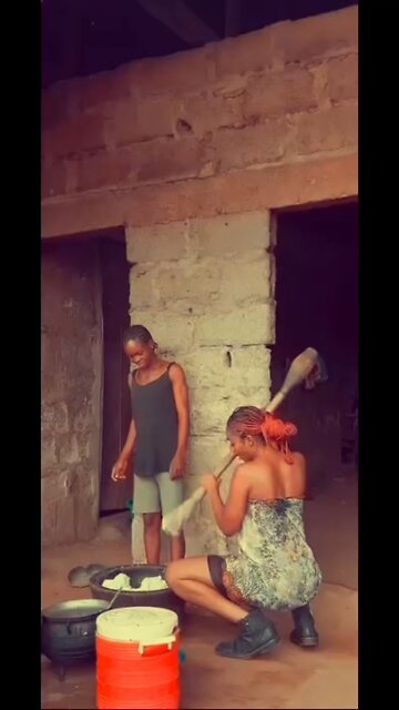 She’s cooking and feeling the music 😂🔥