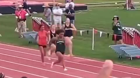 008. WAS SHE RACING HERSELF 😦 #shorts #trackandfield