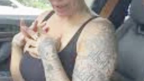 Hilarious Lambo Fail: Jelly Roll & Bunnie Xo Can’t Get It in Drive! - WorldEye
