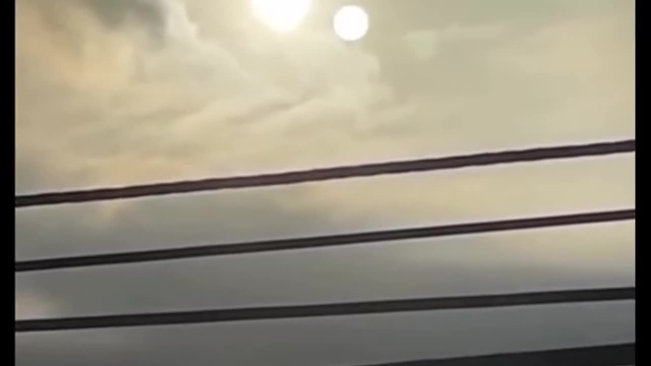 Strange Sightings In The Skies (2 Suns) - imtheimprobabledreamer
