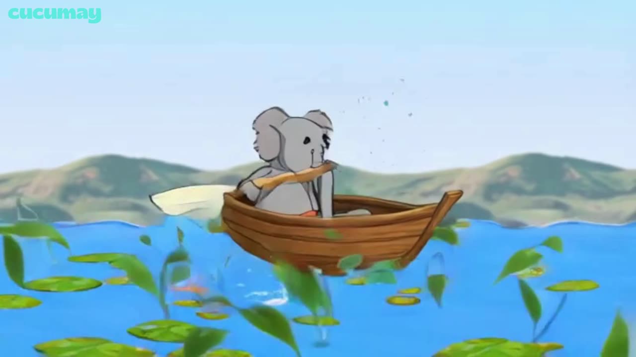 Mini Elephant on the Lakeside Becomes a Boatman