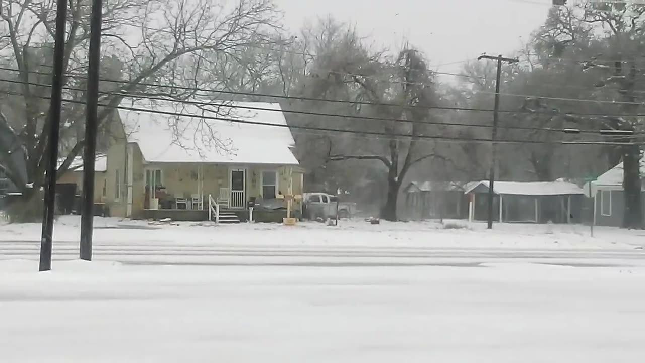 SNOW BLANKETS PARIS, TEXAS 1/24/26