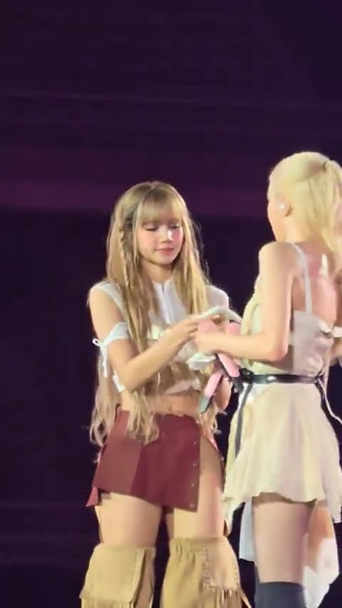 Blackpink Lisa World Tour Deadline 3