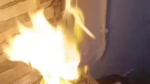 Magic Chef Makes Smoked Sausages Disappear