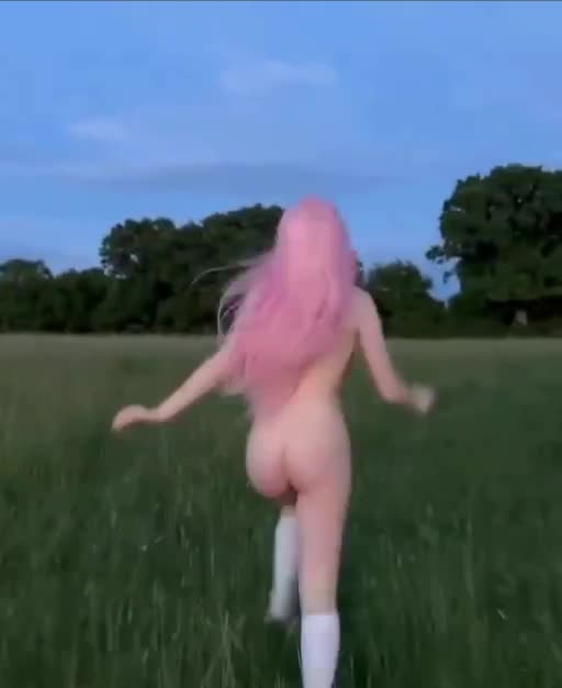 Fairy in the Grass 🧚‍♂️👸🏻