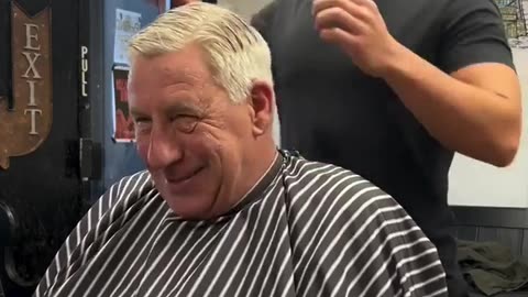 😂🤣 Customers' Reaction to an Extra Large Comb! | FunFM