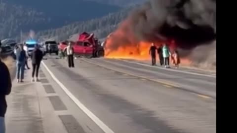 7 dead after tour van, pickup truck crash near Henry’s Lake State Park