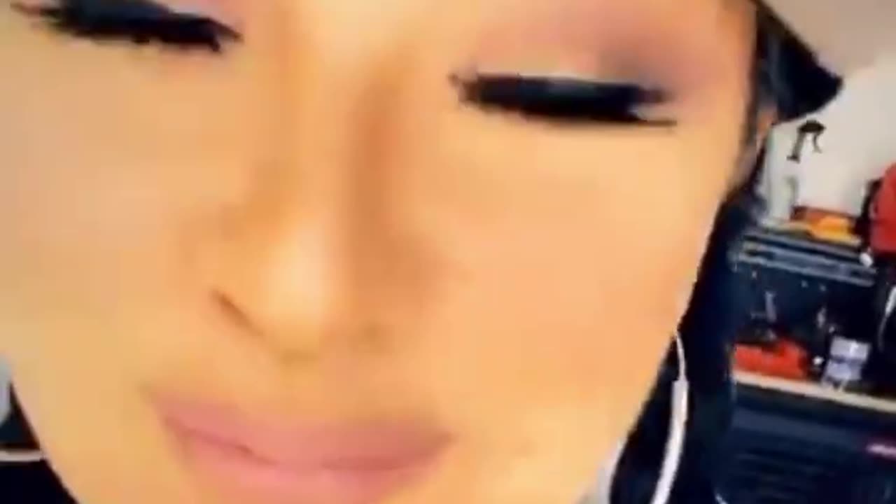 Suzette Quintanilla Clips