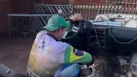 Roar car