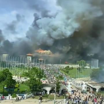 Liz Churchill - THIS IS HOW IT’S DONE 🏆 Politicians BANNED social media use in Nepal...