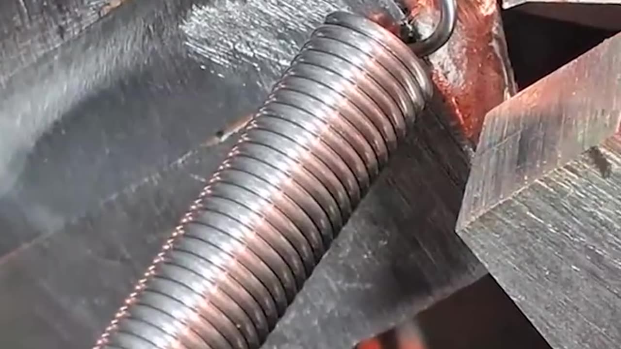 How metal spirals are made in the factory 🤔👨🏻‍🏭