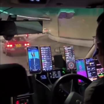Hong Kong Taxi Drivers Use 10+ Phones to Chase Fares.