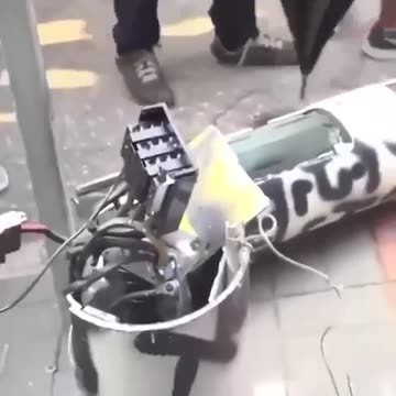 HONG KONG FOLK CUTTING DOWN FACIAL RECOGNITION TOWERS 👏 - Reloaded from Julian Assange