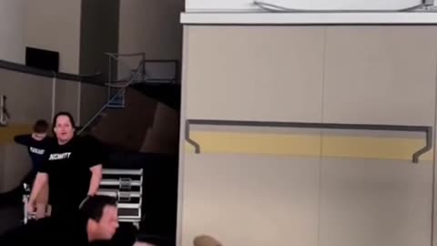 twi'lek Influencer CRASHES Out onset!!!