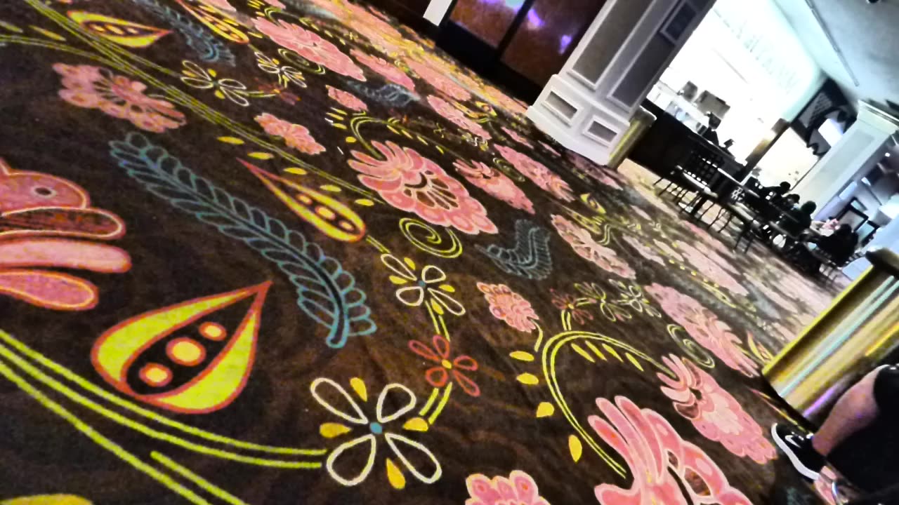 Standing around getting more recordings of the casino