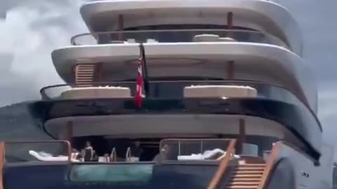 This is Bill Gates' $645 million megayacht. No carbon footprint⁉️