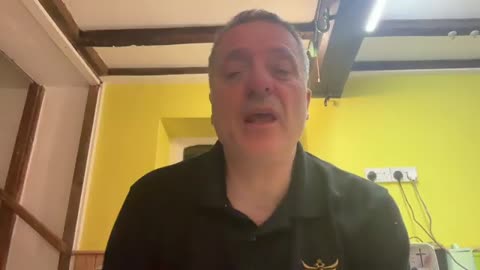 Putin Protected From Ukraine Drone Swarm; Zaluzhny: Ukraine Losing, No Miracle Coming; Kiev Hammered