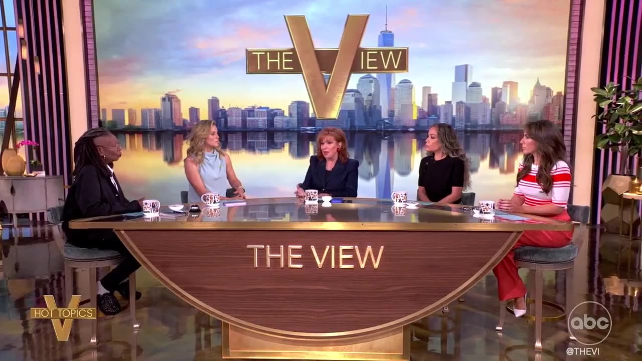 'Something is wrong inside you': Ex-Trump aide trashes Mike Lee