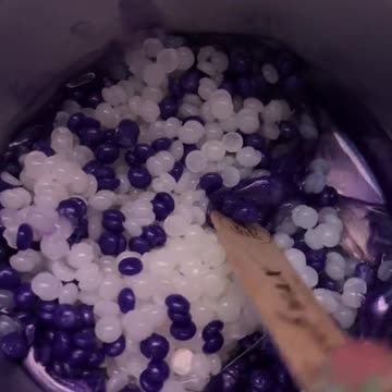 @mama.of.328 Melts Sexy Smooth Coconut Pearl Essence & Purple Seduction Hard Wax | California