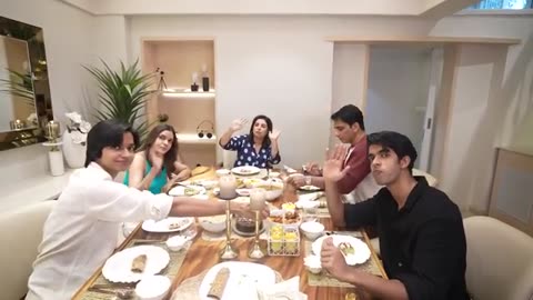 Sonu Sood ka New House, Throwback To Happy New Year Movie & Healthy Recipes! ‪@FarahKhanK‬