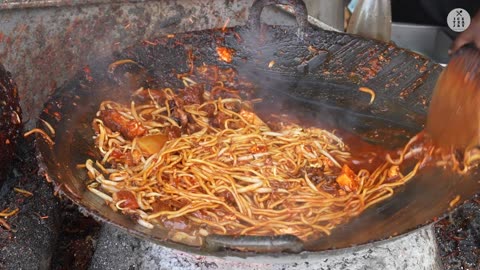 60 Years Experience of Cooking Most Famous Mee Goreng (Fried Noodles) in Penang