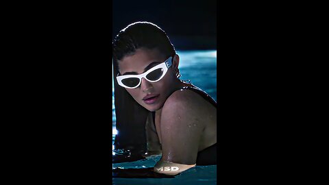 Curvy Girl Twerking & Shaking Ass - Sexy Dancing with Big Booty Moves! Beautiful girl Twerking