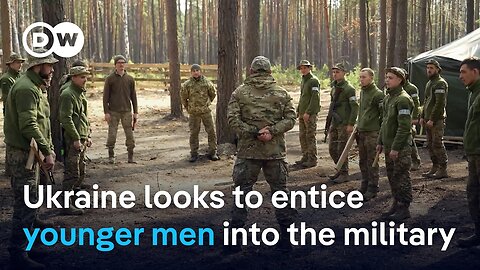New Ukraine military recruitment program targets young men | DW News