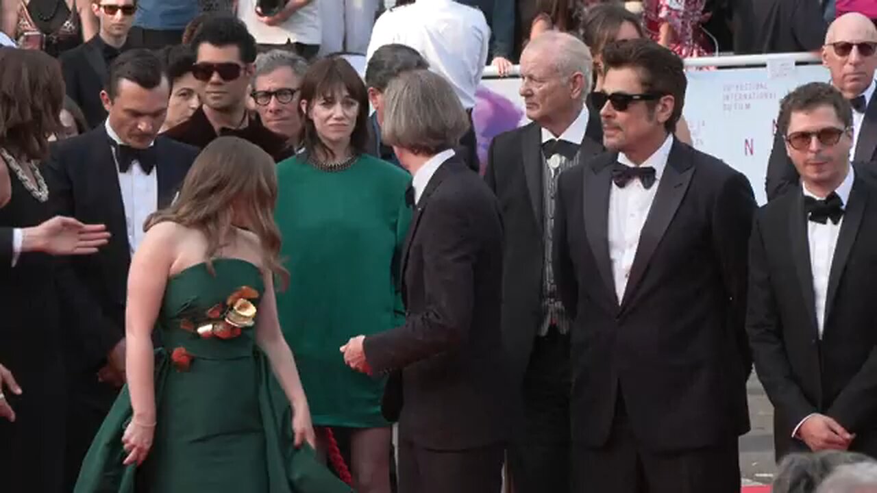Cannes : Wes Anderson and cast of 'The Phoenician Scheme' on red carpet