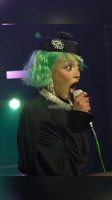 Doja Cat Nearly Swallows Mic Whole in Wild Seoul Performance!