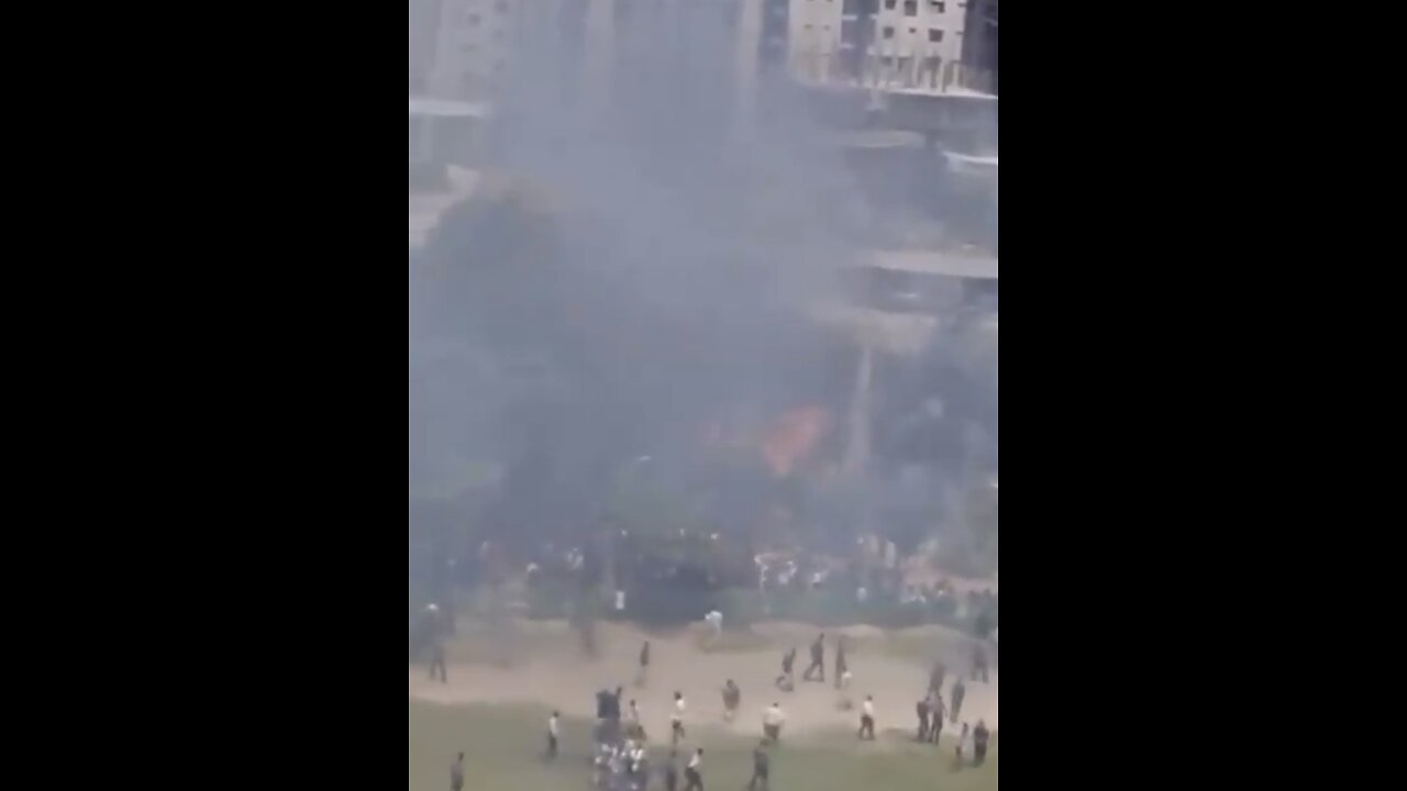 WAR JET CRASH ON SCHOOL CAMPUS🛩️🔥🏤🔥🚸📸IN BANGLADESH🇧🇩🛩️💥🏤🔥🚷💫