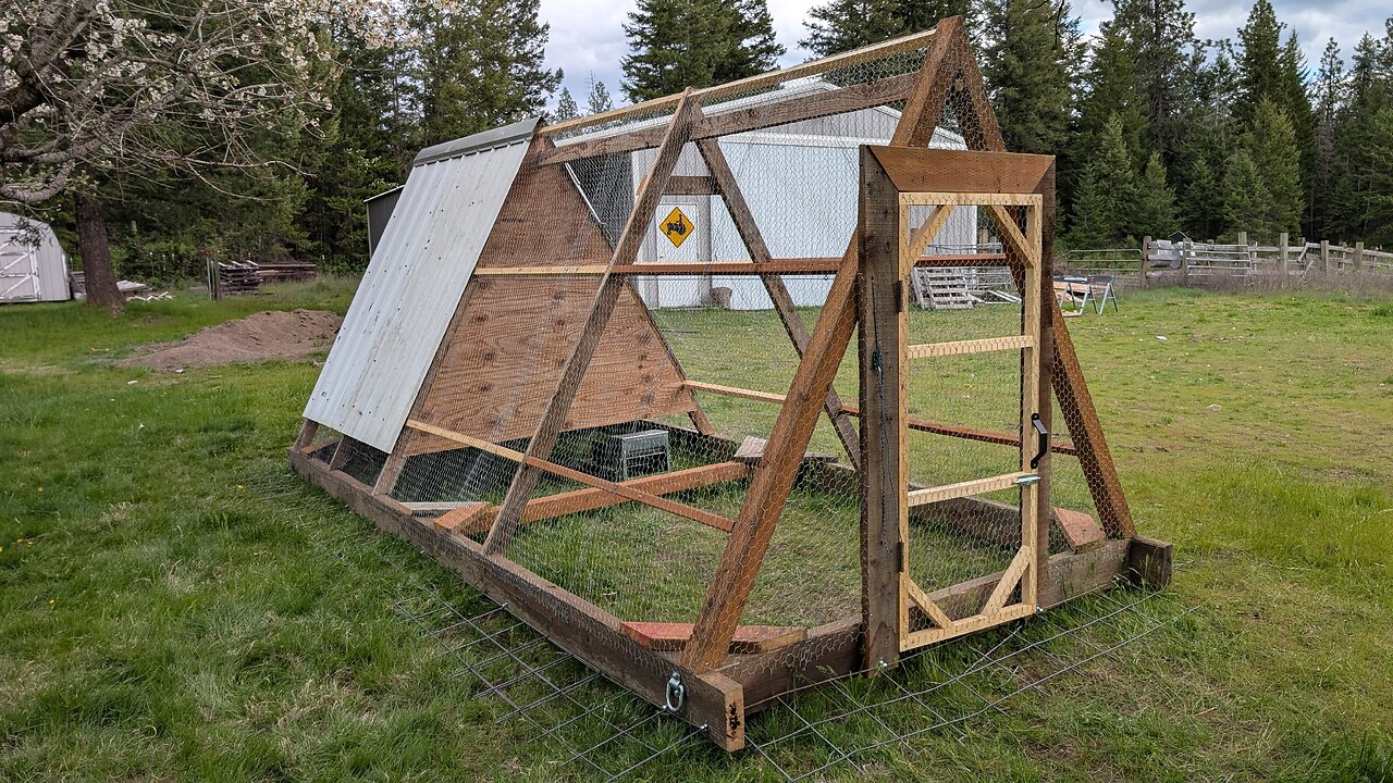 A Moveable Chicken Coop That Keeps Predators Out