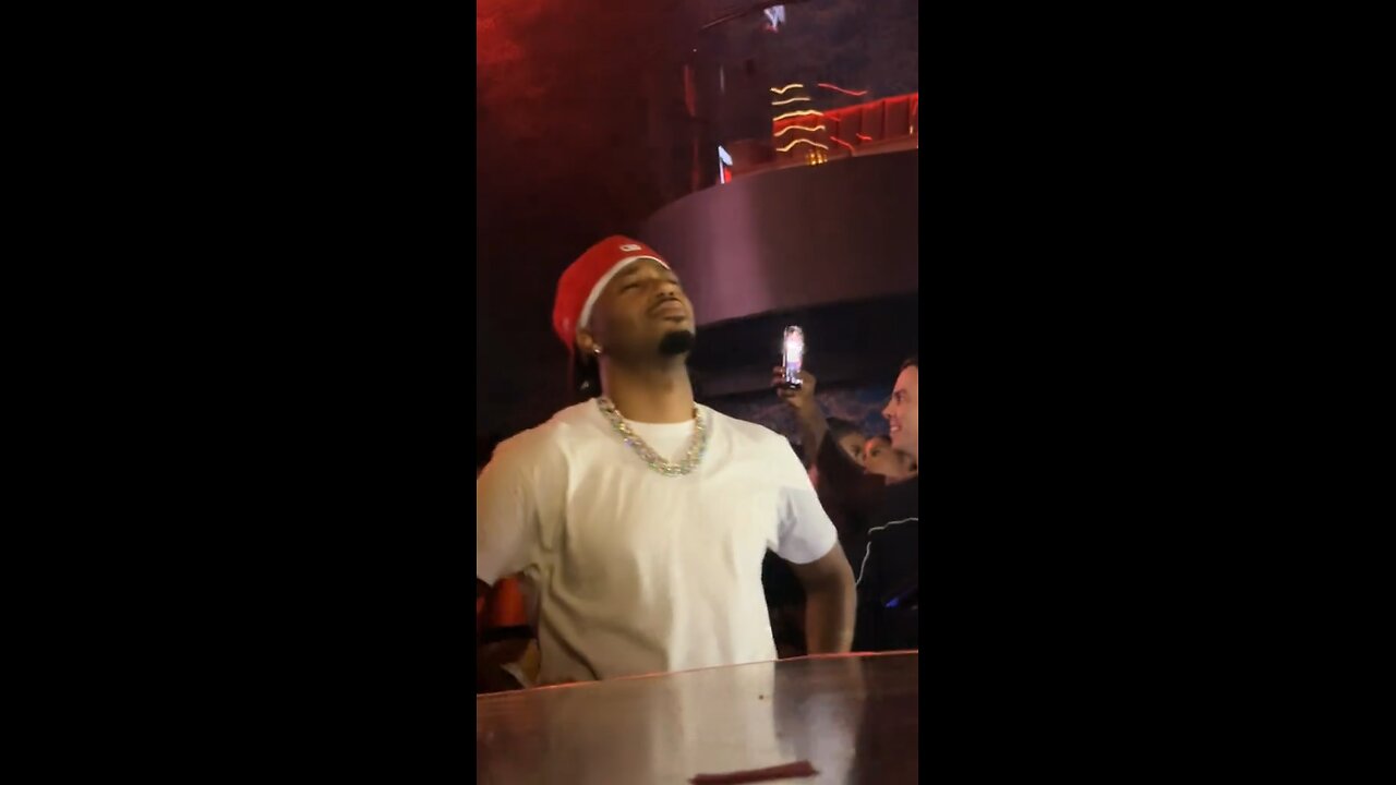 Is metro boomin fine????