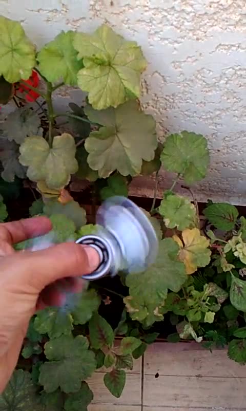 I just made a #Crazy #Fidget #Spinner for my kids #AeroArduino