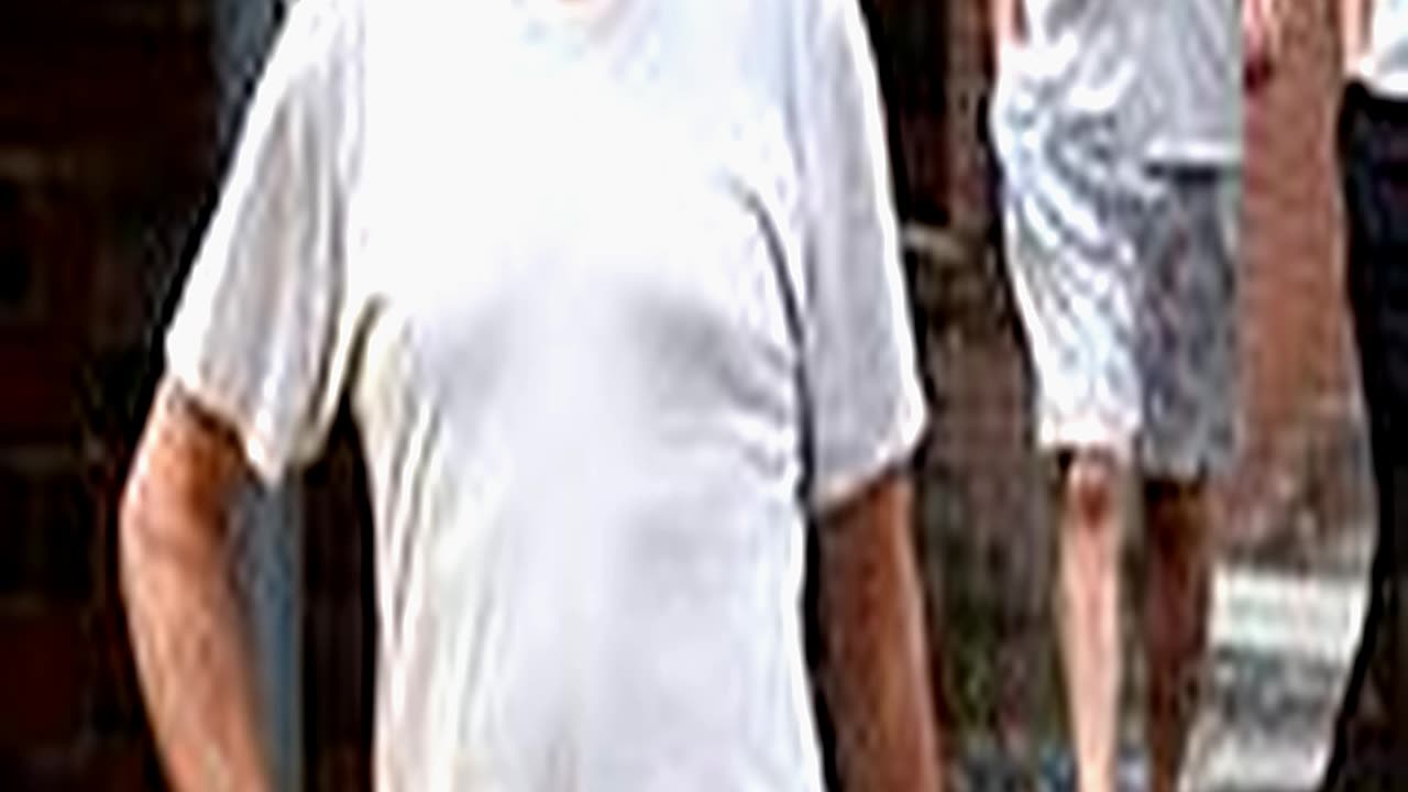 90s Rocker Looks Unrecognisable with a Full Head O