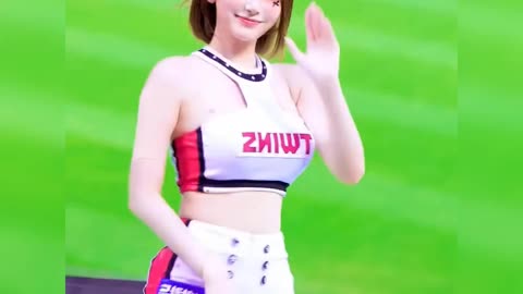 Korean female student burns up on stage with vibrant choreography - Beautiful girl