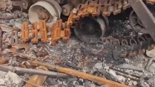💥 Russian soldier shows completely destroyed Russian 2S19M2 Msta-S self-propelled howitzer