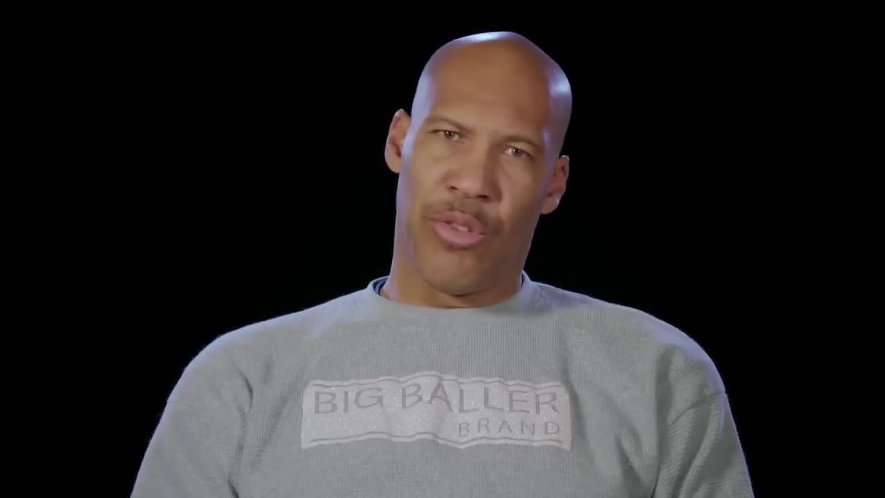 Ball In The Family S4 E3 (The Slap Heard Around The World)