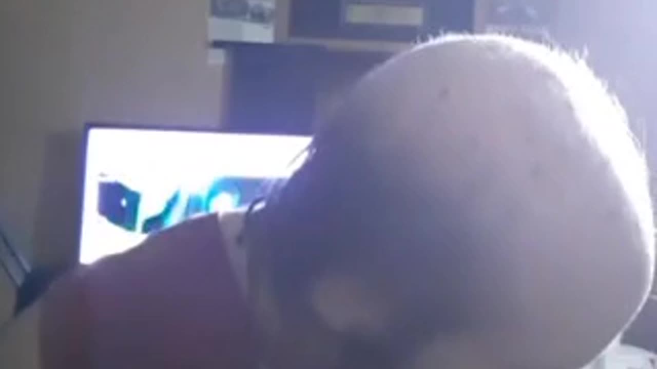 Cyraxx live on FB. "For the fake fans". 6/27/2025.