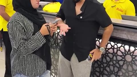 8558