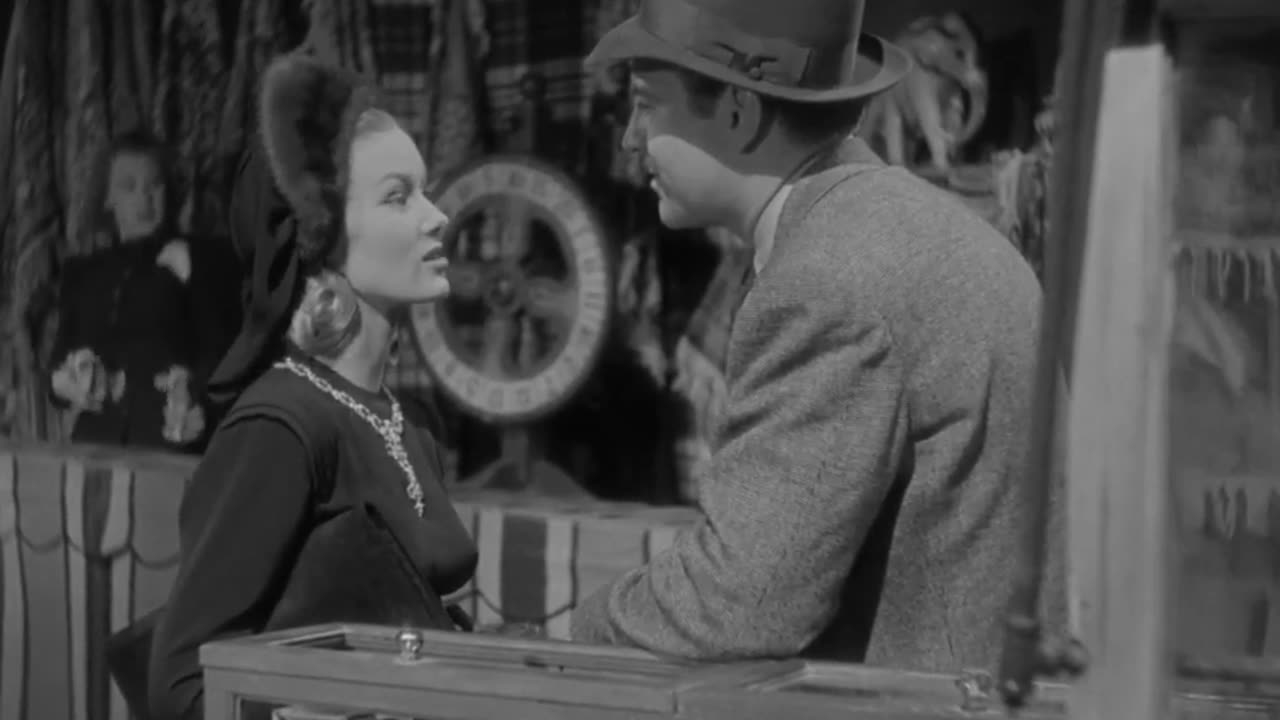 This Gun for Hire 1942 starring Veronica Lake, Robert Preston, Laird Cregar, and Alan Ladd