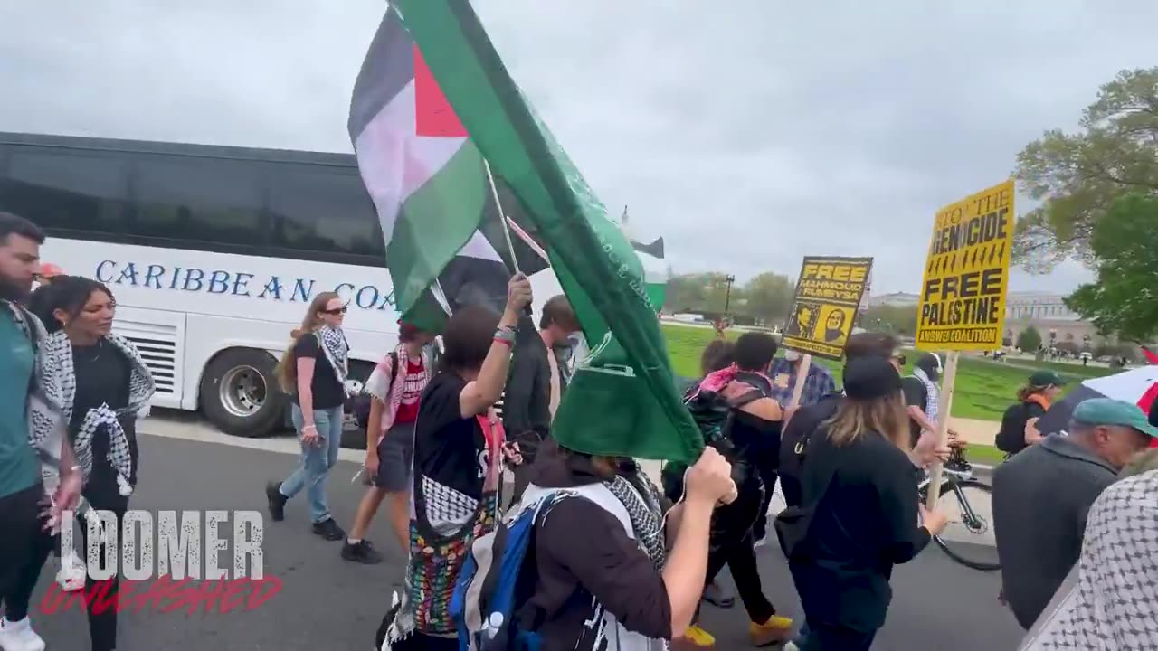 Democrats and Islamists March to White House carrying Al-Quassam Brigades Hamas Flag!